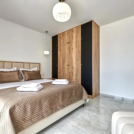 アパート Penthouse Z Basenem I Widokiem Na Morze トロギール