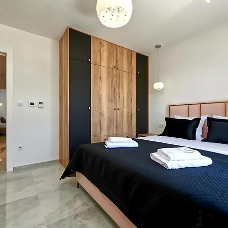Penthouse Z Basenem I Widokiem Na Morze アパート トロギール