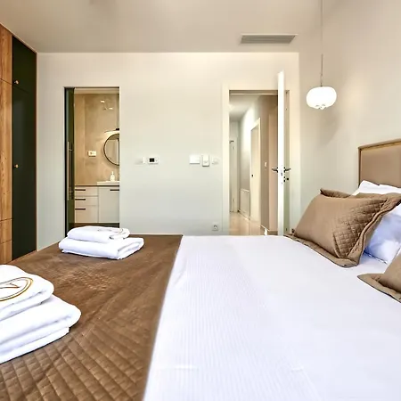 Penthouse Z Basenem I Widokiem Na Morze * トロギール