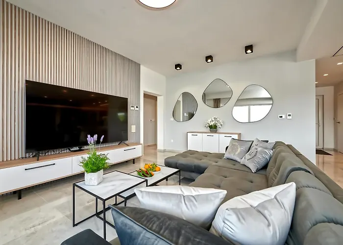 Penthouse Z Basenem I Widokiem Na Morze * 特罗吉尔